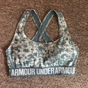Green small Under Armor sports bra never worn!